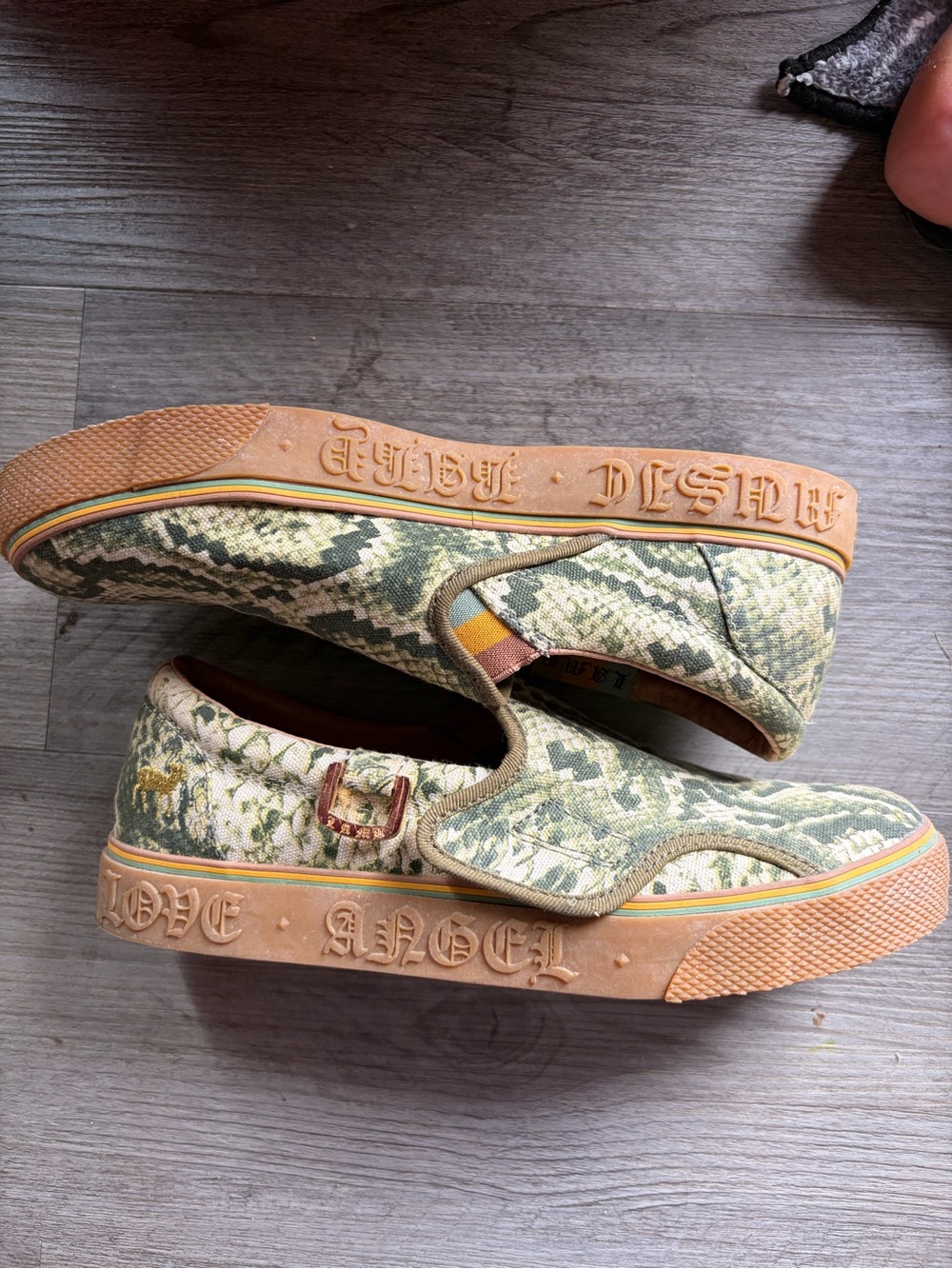 L.A.M.B. X Royal Elastics Green Snake Print Womens sz 9